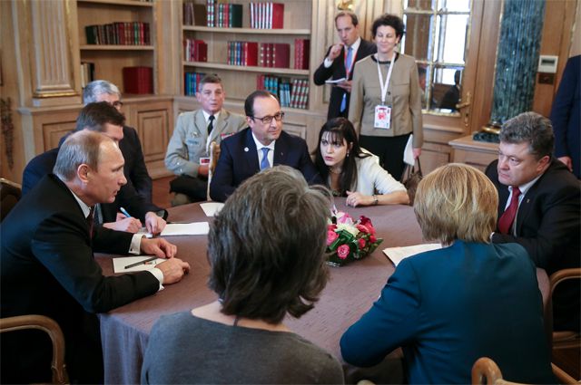 Владимир Путин встретился с Меркель, Олландом и Порошенко.