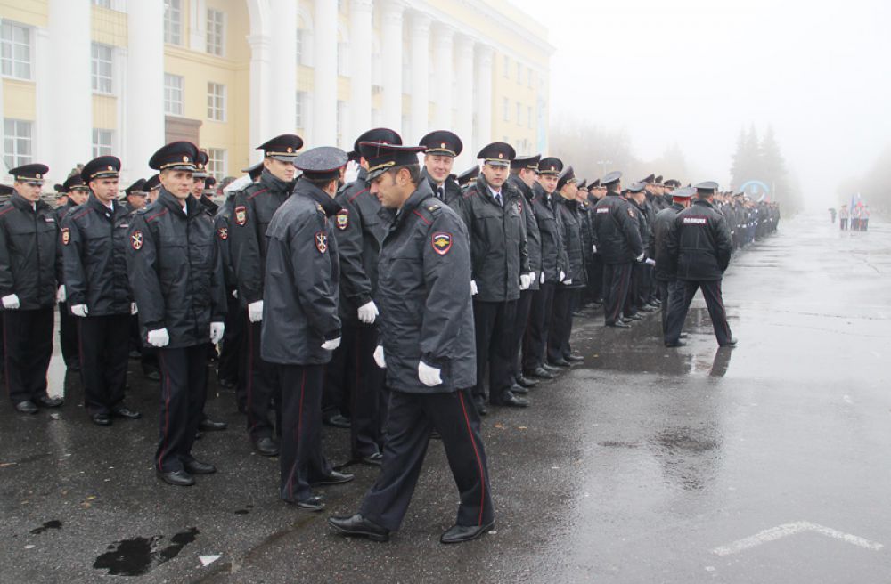 Церемонии вручения знамени не помешали ни дождь, ни туман