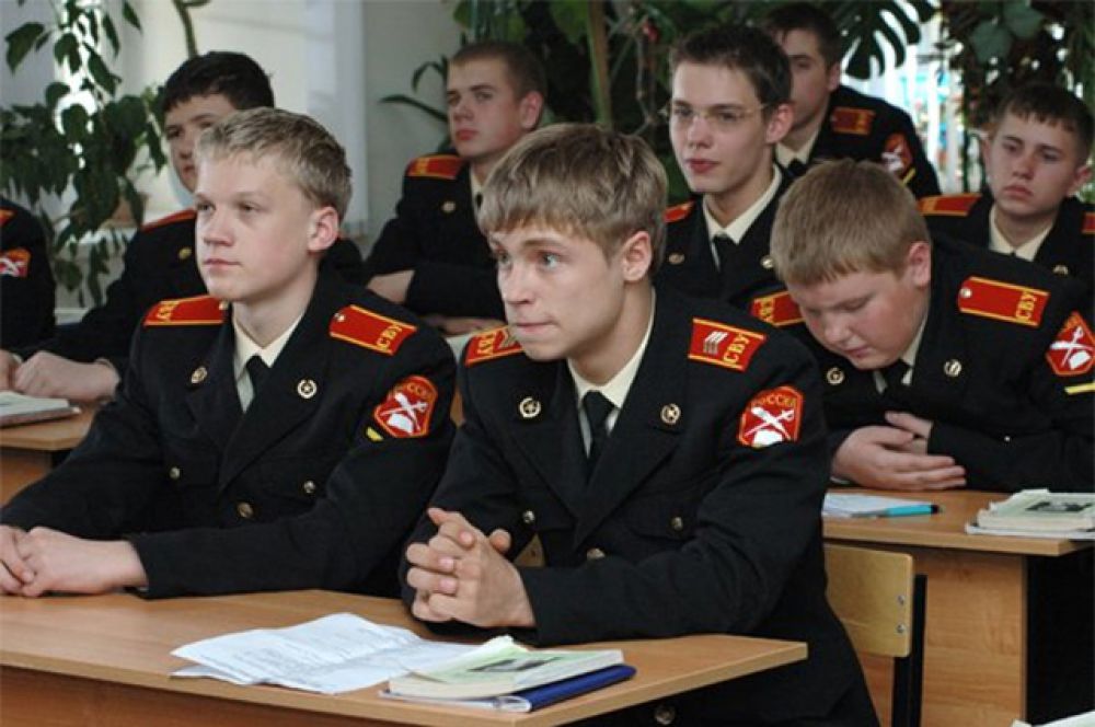 «Кадетство», 2006 год. Сериал о повседневной жизни кадетов Суворовского училища.