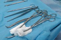 На днях глава регионального здравоохранения совместно с иркутскими и ангарскими коллегами провели эндоскопическую операцию по удалению паховой грыжи пациенту медучреждения.