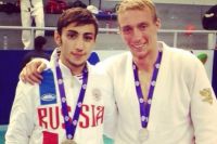 Алексей Волков (слева) стал серебряным призёром соревнований.