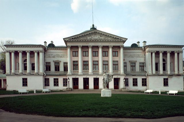Московский музей-усадьба «Останкино» на территории бывшей подмосковной усадьбы графов Шереметевых.