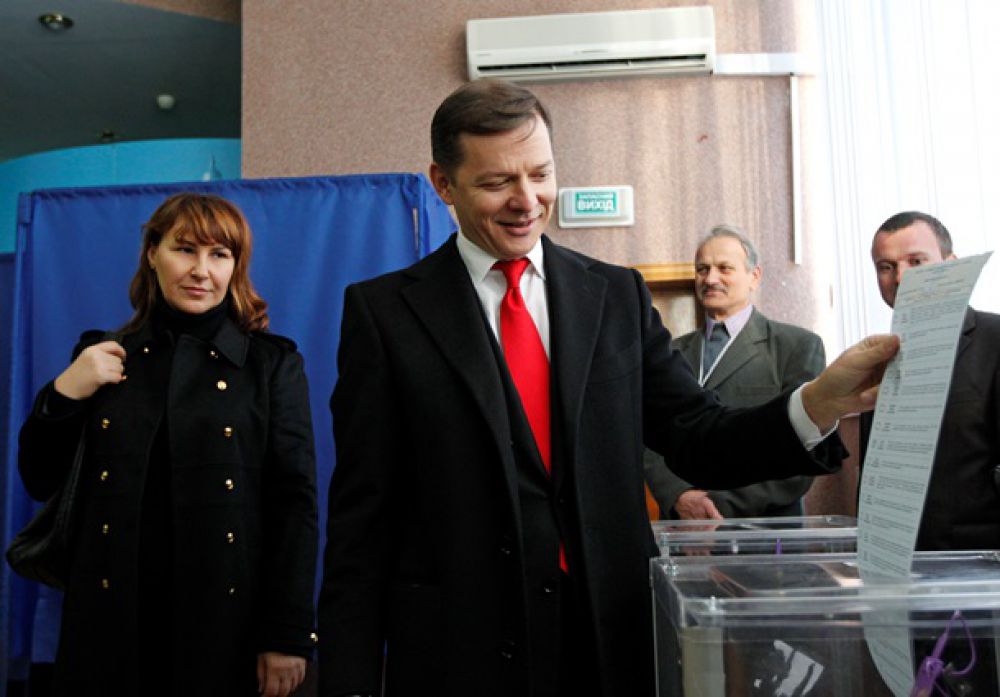 Одним из первых политиков проголосовал лидер Радикальной партии Олег Ляшко