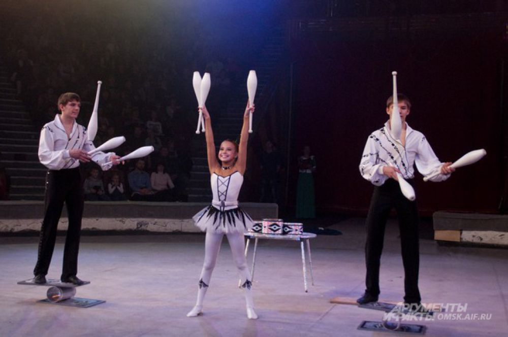 Фестиваль любительских цирковых коллективов «Под куполом мечты».
