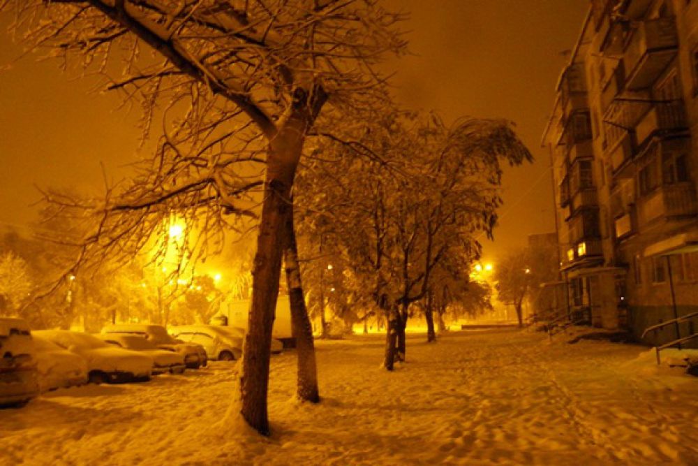 Ночной зимний город.