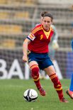 Вероника Бокете играет за немецкий «Франкфурт» и одновременно носит капитанскую повязку в составе «Красной фурии». 