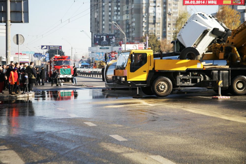 Масловоз на проспекте Победы