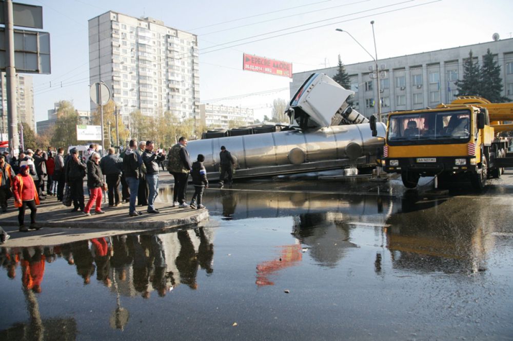 Масловоз на проспекте Победы