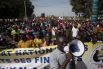 Массовые выступления в Уагадугу начались 28 октября. Тысячи людей вышли на улицы в знак протеста против продления президентского срока Компаоре, который пришел к власти в 1987 году в результате военного переворота.