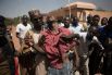 28 октября в одном из самых беднейших государств мира Буркина-Фасо, где больше половины населения страны живет за чертой бедности, вспыхнули беспорядки. Требования людей просты: отставка первого и все еще единственного с 1987 года президента страны Блэза Компаоре. Формальным поводом к протесту послужила поправка к конституции, которая позволяла бы Компаоре остаться главой государства еще на один срок. 