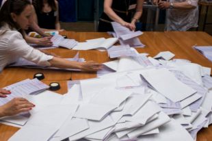 Подсчет голосов на одном из избирательных участков