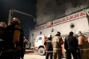На месте пожара в кинотеатре