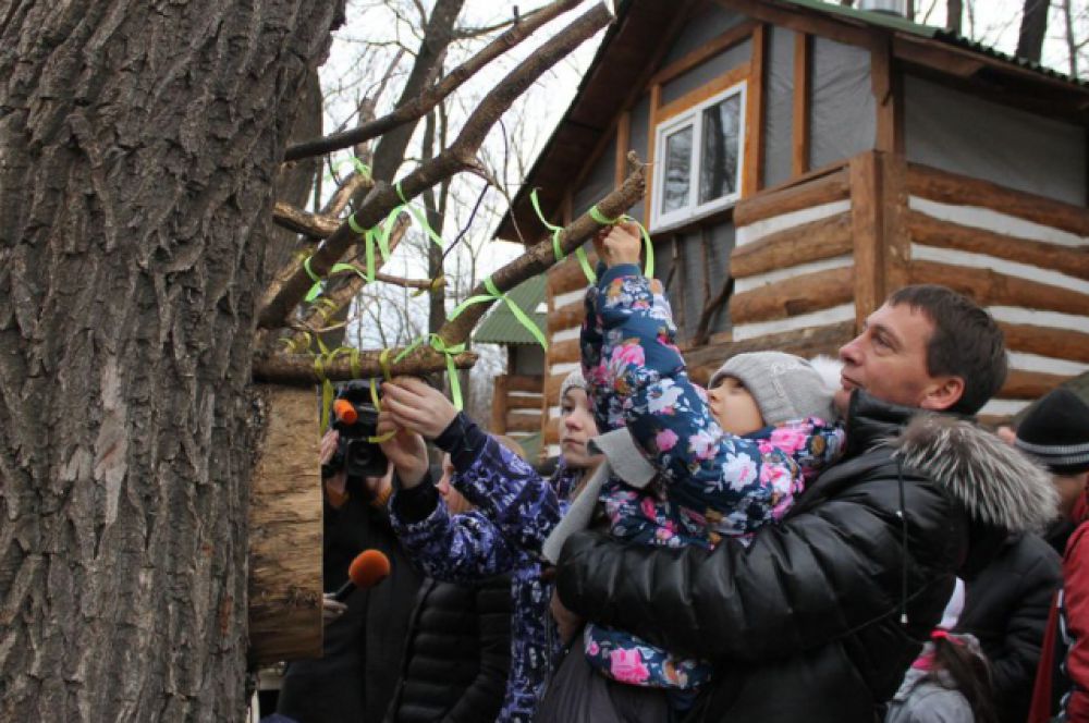 Оренбуржцы праздновали в парках.