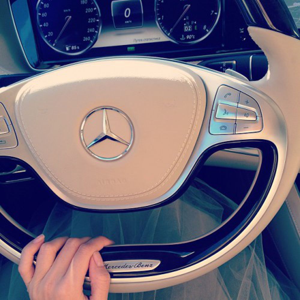 Mercedes Benz (модель S 500 (W222) Веры Брежневой
