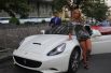 У певицы и супруги миллионера Мохаммада Захура Камалии имеется личный автопарк, который состоит из таких машин: Mercedes, Audi, Range Rover и MINI Cooper. Каждая модель имеет свое имя – «Мэрс», «Аудюха», Range и «Минька»