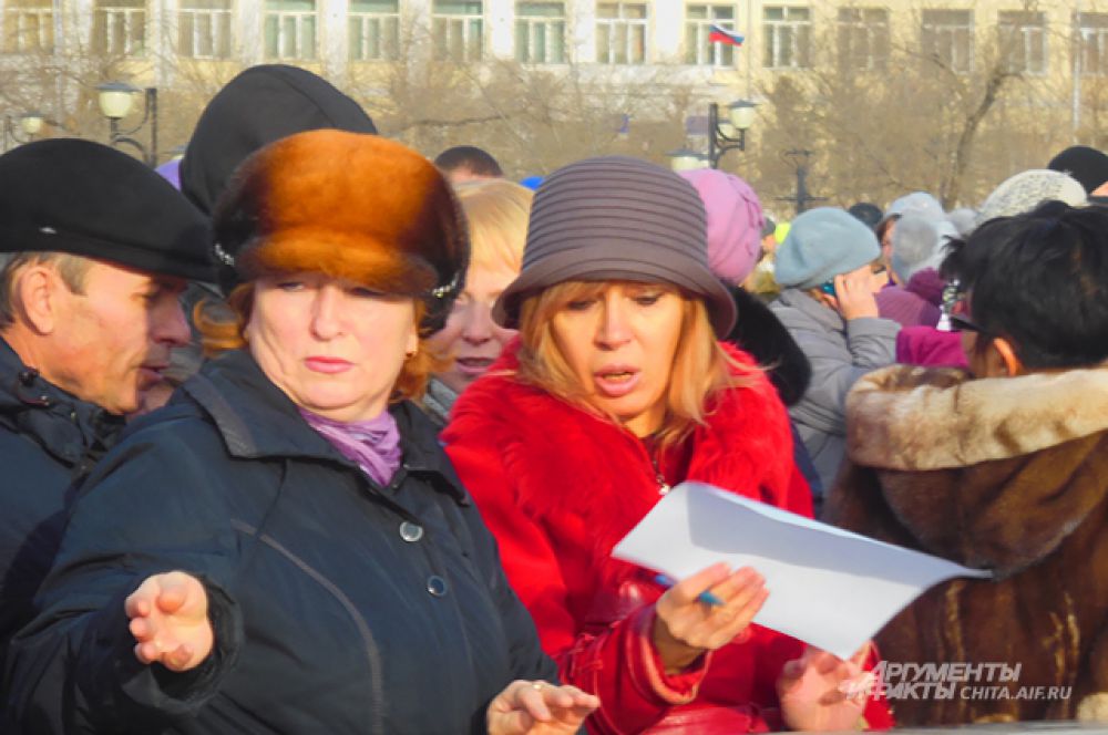 Забайкальцы возмущены тем, что власти региона даже не спросили мнение народа, прежде чем перевести стрелки на два часа назад.