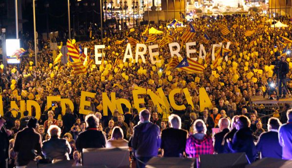 Социологи отмечают ещё один момент, чрезвычайно неприятный для официального Мадрида: тактика судебных запретов и угроз в адрес инициаторов референдума воспринимается в Каталонии весьма негативно. В результате число тех, кто готов поддержать независимость Каталонии, неуклонно растёт.