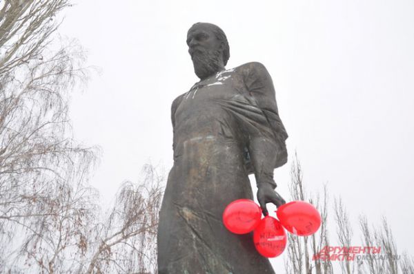 Омичи отметили день рождения Фёдора Достоевского.