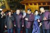 Султан Брунея Хассанал Болкиах, президент России Владимир Путин, президент Китая Си Цзиньпин, его жена Пэн Лиян и президент США Барак Обама. 
