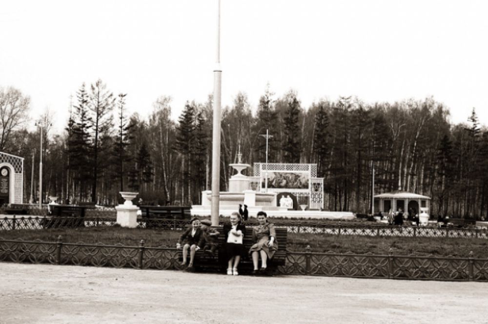 Фонтан в центре, 1950-е гг.