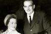 Грейс Келли и князь Монако Ренье III познакомились во время съёмок третьего фильма актрисы с Альфредом Хичкоком — «Поймать вора», действие которого происходит на французской Ривьере. 18 апреля 1956 года состоялась свадьба, после чего Грейс стала княгиней и оставила свою кинокарьеру.