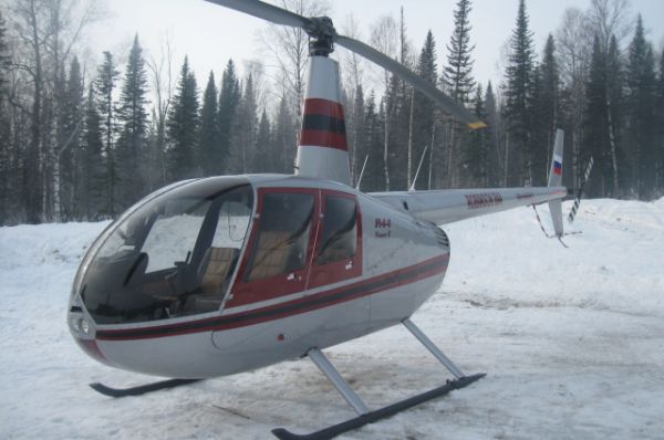 Вертолетом управляет опытный пилот, все действия (взлет и посадка) координируются с авиадиспетчерами. 