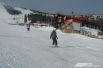 Здесь созданы все условия, чтобы освоить катание на лыжах и сноубордах «с нуля». 