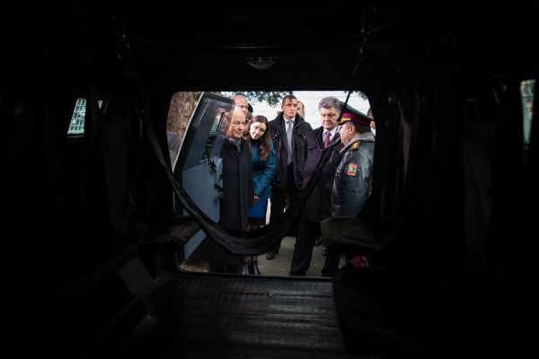 Вручение бронеавтомобилей миссии ОБСЕ в Украине