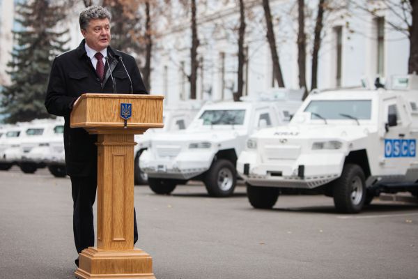 Вручение бронеавтомобилей миссии ОБСЕ в Украине