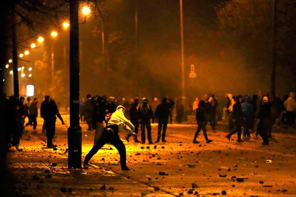 В Варшаве 11 ноября 2014 года, в День независимости, прошло шествие, организованное националистами. При столкновениях с полицией были задержаны почти 300 человек, около 50 человек пострадали.