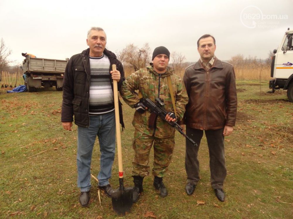 Нацгвардия и ОБСЕ озеленяли Мариуполь