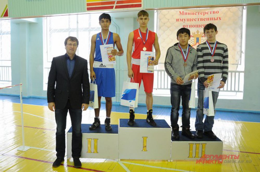 В Омске состоялся турнир по боксу памяти А.М. Малунцева.