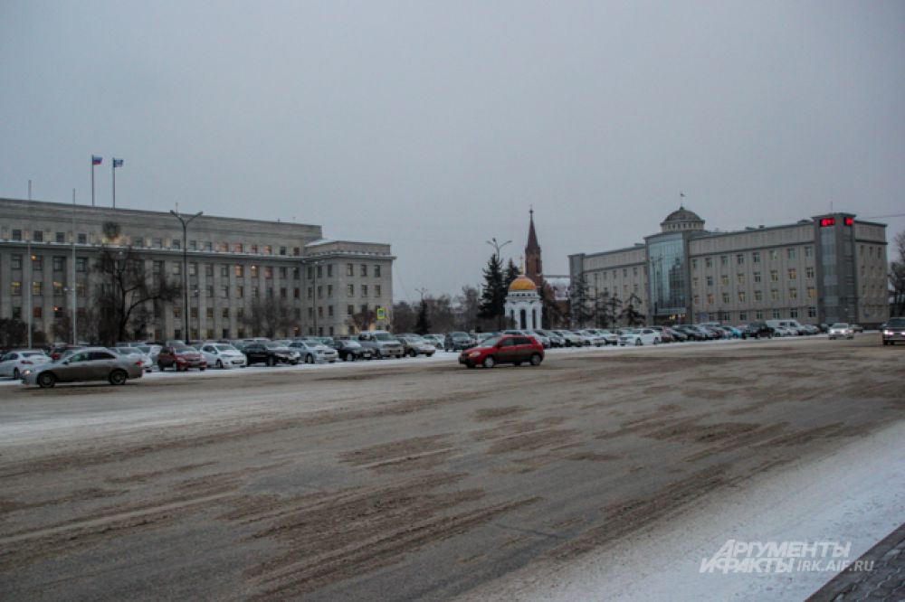 Не может похвастаться чистотой и сквер Кирова.