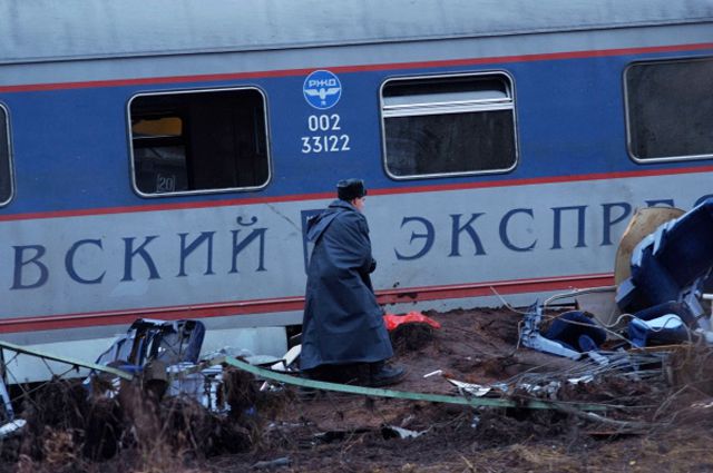 На месте крушения пассажирского поезда Москва – Петербург «Невский экспресс» в Тверской области.