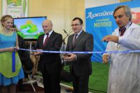 Николай Федотов и Виктор Назаров открыли молокоперерабатывающий завод в Прииртышье.