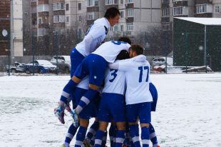 ФК «Олимпик» празднует победу