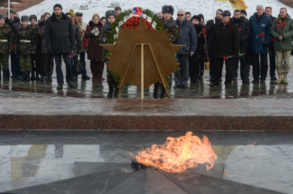 За время поисков также были найдены родственники нескольких сотен погибших советских солдат. Также были обнаружены более 7,5 тысяч взрывоопасных предметов и около 300 единиц стрелкового оружия, оставшихся после Второй мировой войны.