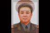Лидеры КНДР: 1948–2008 годы. Лица руководителей Северной Кореи очень похожи, а потому практически сливаются в одно. Это не удивительно, так как на портрет попали отец и сын — Ким Ир Сен и Ким Чен Ир. 
