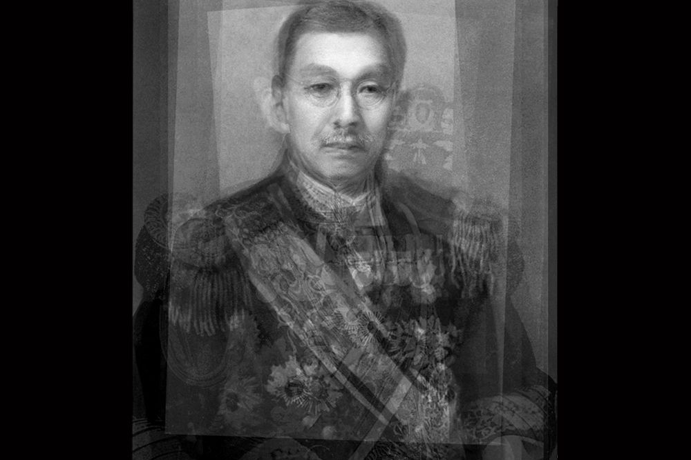 Премьер-министры Японии: 1927–1946 годы. В образе усредненного лидера Японии прослеживаются военные черты: мундиры, ордена и погоны, свидетельствующие о влиянии военной службы и армии.