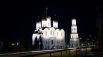 Ночной вид на Кафедральный собор имени Святой Троицы в Брянске.