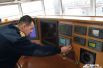 Помимо доковых рабочих, подготовкой судна к осмотру специалистами Морского регистра, занимается и палубная команда.