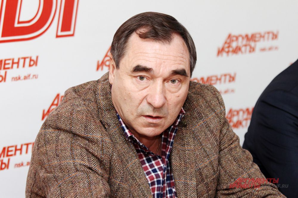 Анатолий Степанов