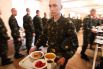 Нормы по питанию военнослужащих не менялись с 2008 года. Согласно Министерству обороны, на каждого солдата в день выделяют 23,22 грн (это в зоне АТО)