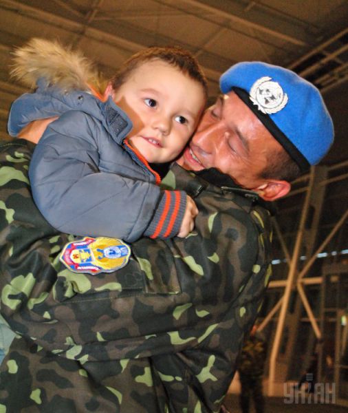 «День Вооруженных сил» (или «День украинской армии») появился в календаре недавно. Красным цветом 6 декабря начали помечать только с 1993 года. В этот день военное братство скрепляет дружбу, а мы говорим «Слава Україні!»