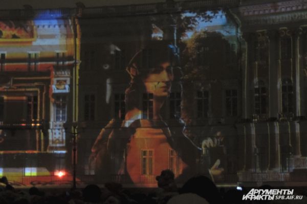 Петербуржцам продемонстрировали знаменитые картины Эрмитажа 
