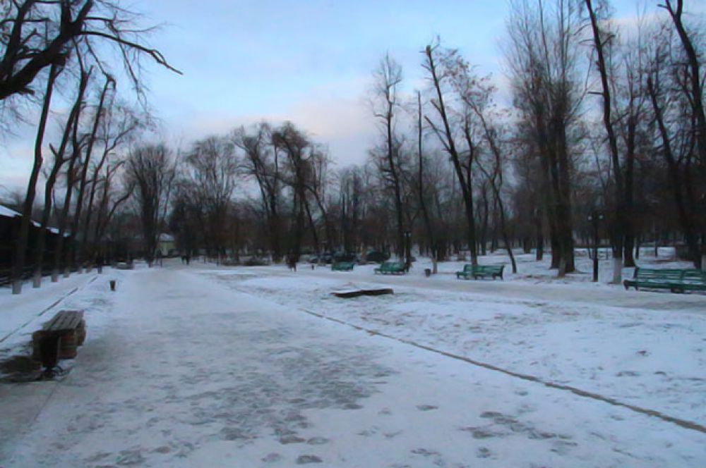 В Воронеже снег выпал в начале декабря. Уставшие от серой осени горожане с удовольствием отправляются на активный зимний отдых, даже несмотря на морозною погоду.