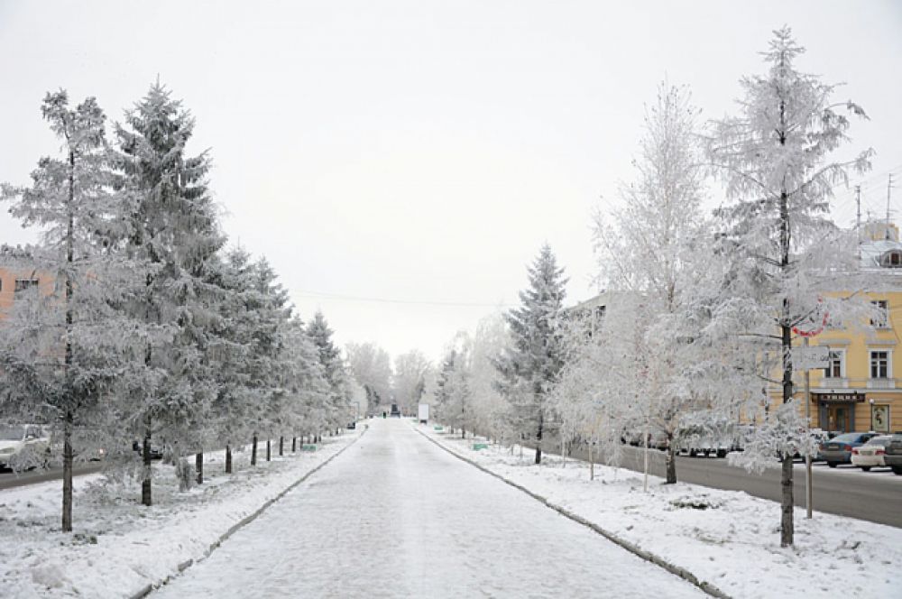 Тем временем в Барнауле уже полноценная зима - с морозами и сугробами.