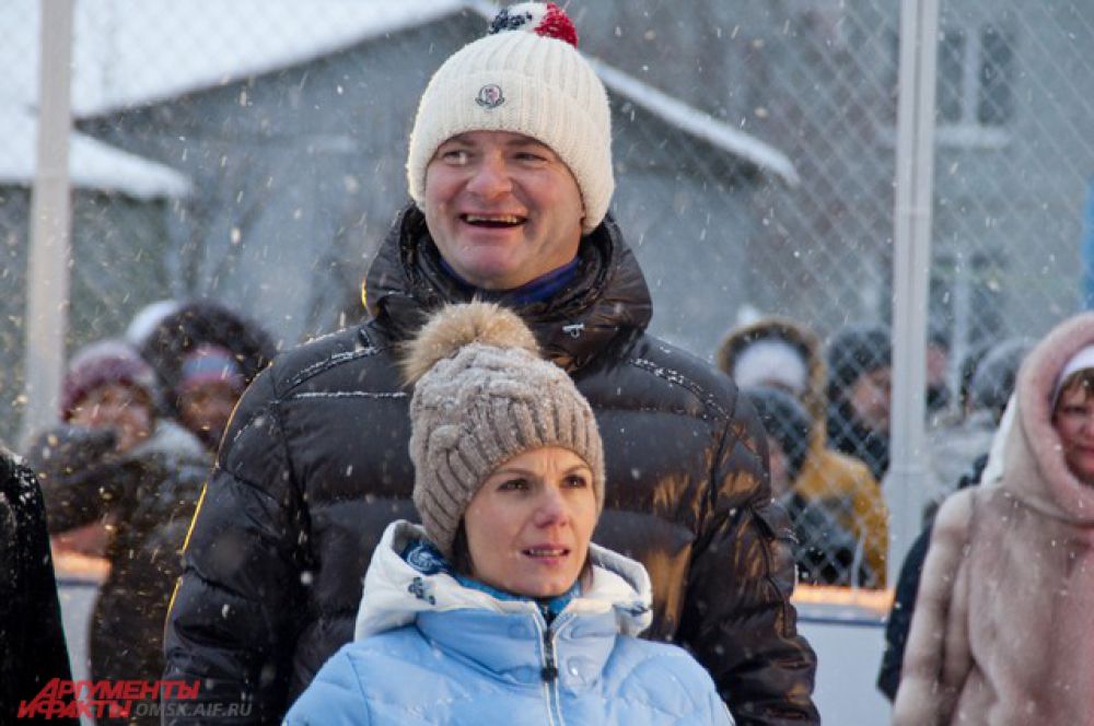 На открытие приехали Алексей Тихонов и Мария Петрова.