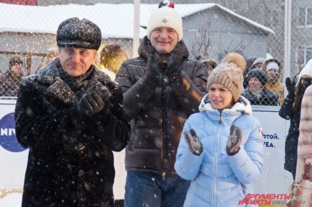 На открытие приехали Алексей Тихонов и Мария Петрова.