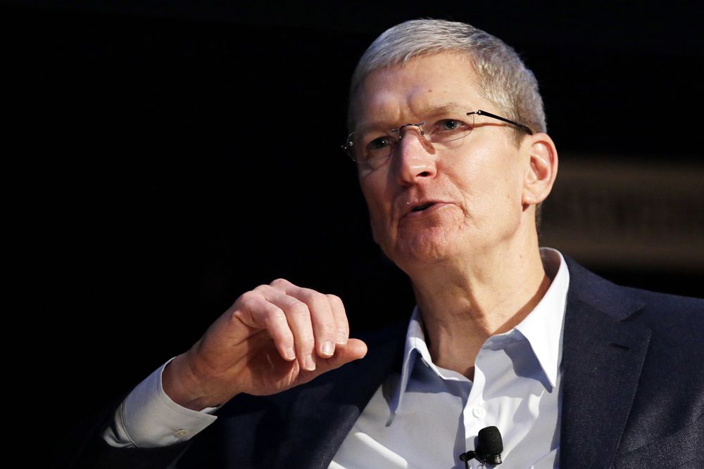 На звание «Человека года» номинирован глава корпорации Apple Тим Кук. Компания под его руководством в 2014 году выпустила сразу несколько новинок, в том числе долгожданные Apple Watch.